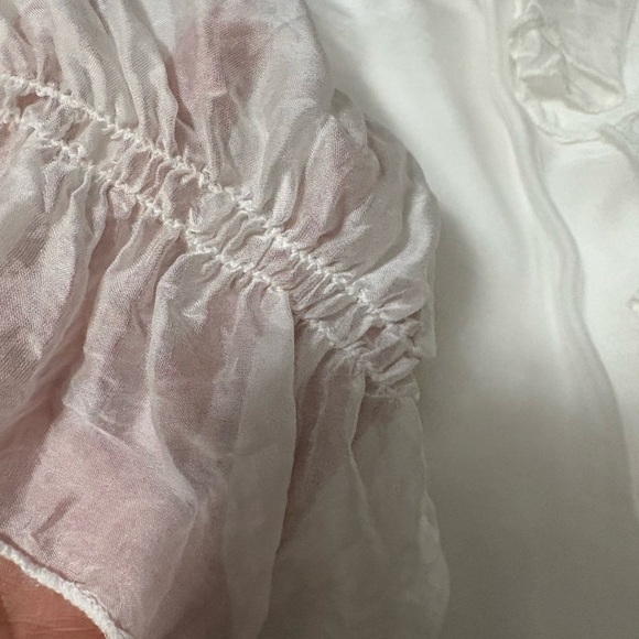 White silk made in Italy blouse. 3D flowers at v neckline. Ruffle front. - Picture 10 of 15